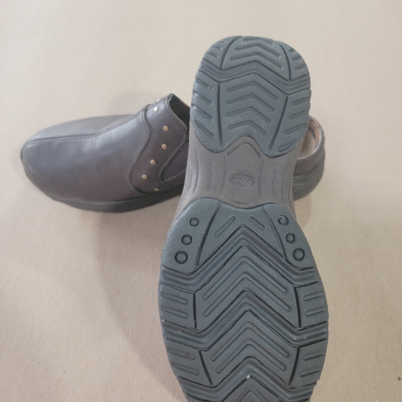 Shoes - Picture 3 of 3